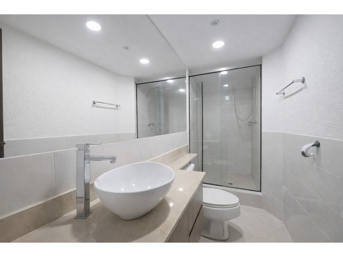 Apartamento de 3 alcobas en venta en San Lucas, Medellín, 215 m² · foto 13 de 22