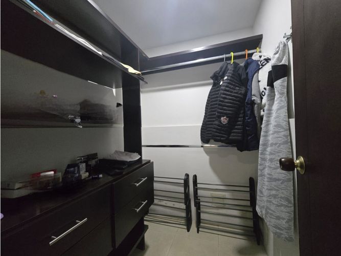 Apartamento de 3 alcobas en venta en San Lucas, Medellín, 215 m² · foto 15 de 22