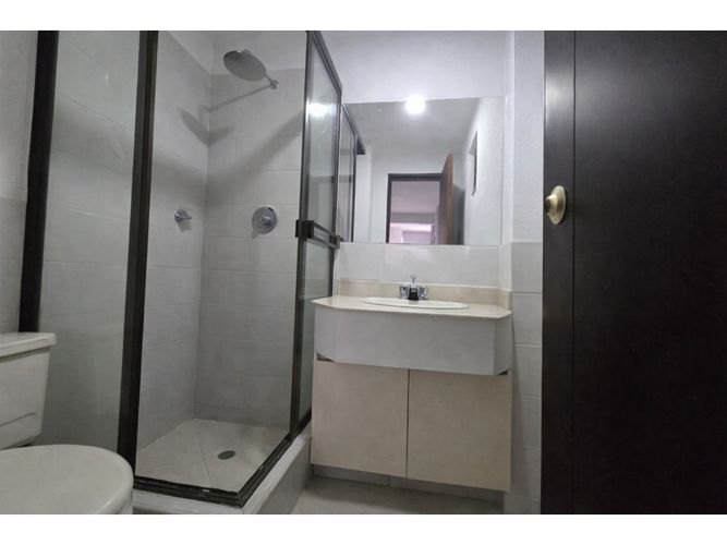 Apartamento de 3 alcobas en venta en San Lucas, Medellín, 215 m² · foto 17 de 22