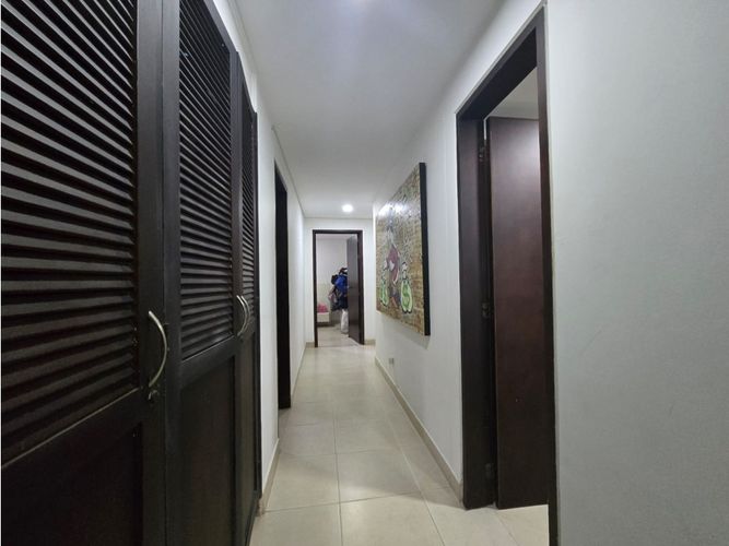 Apartamento de 3 alcobas en venta en San Lucas, Medellín, 215 m² · foto 20 de 22