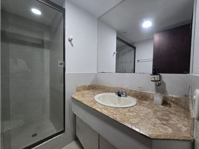 Apartamento de 3 alcobas en venta en San Lucas, Medellín, 215 m² · foto 21 de 22