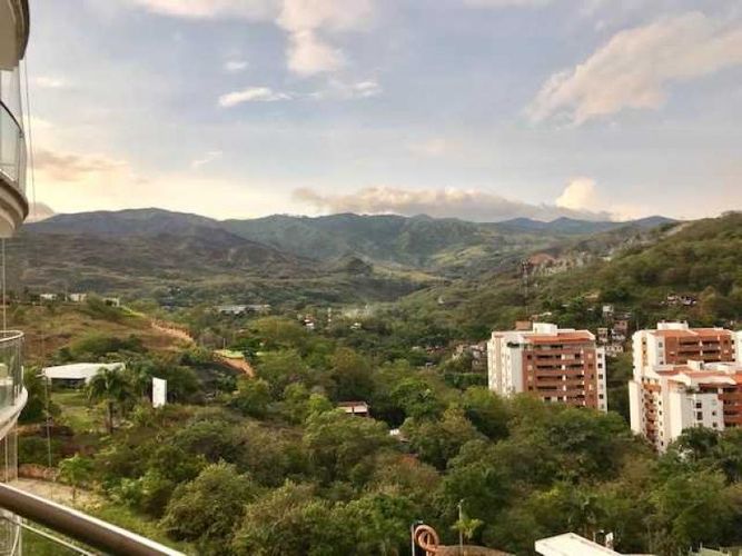Apartamento de 3 alcobas en venta en Aguacatal, Cali, 229 m² · foto 3 de 18