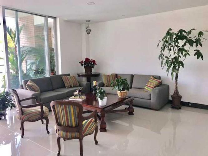 Apartamento de 3 alcobas en venta en Aguacatal, Cali, 229 m² · foto 4 de 18