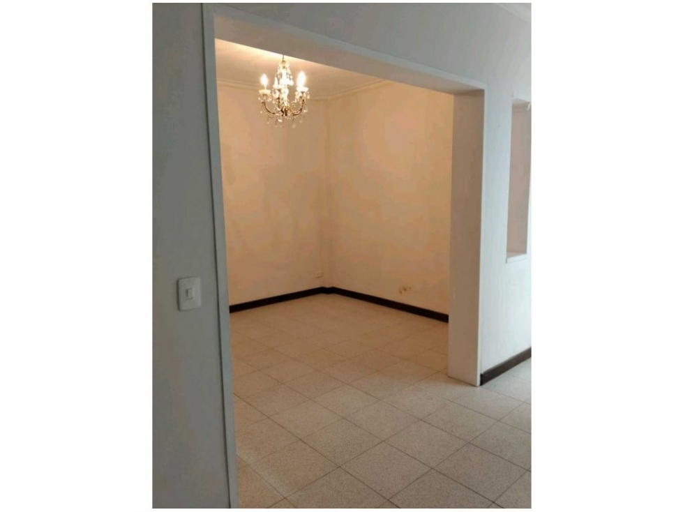 Apartamento en venta en Laureles, Medellín 2