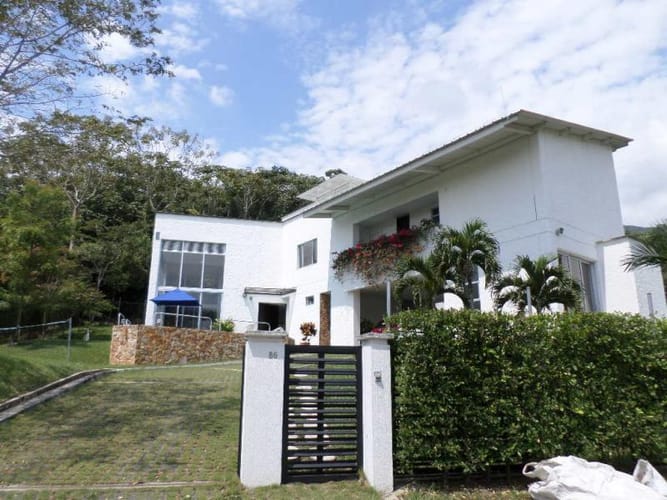 Casa de 4 alcobas en venta en Verde Horizonte, Jamundí, 419 m² · foto 2 de 24