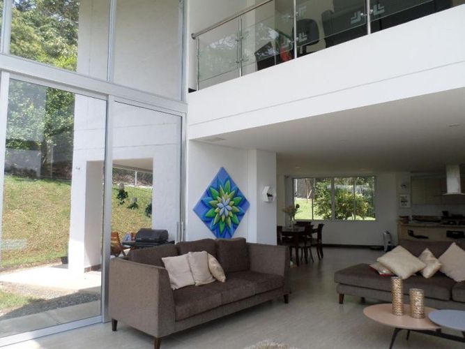 Casa de 4 alcobas en venta en Verde Horizonte, Jamundí, 419 m² · foto 4 de 24