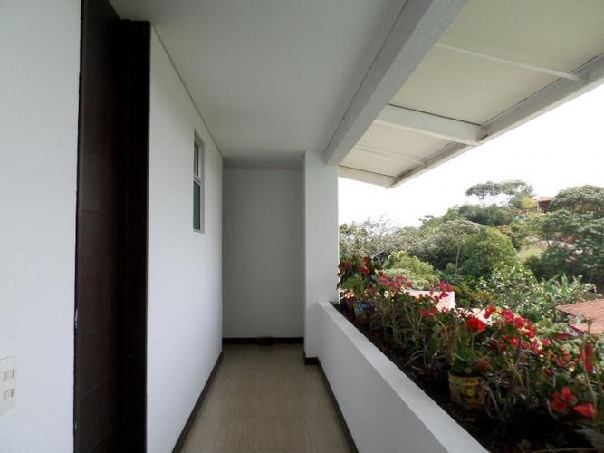 Casa de 4 alcobas en venta en Verde Horizonte, Jamundí, 419 m² · foto 11 de 24