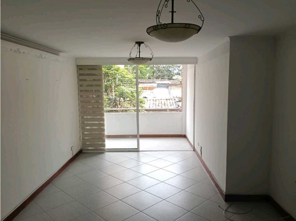 Apartamento en venta en Laureles, Medellín 2