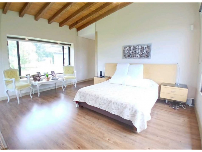 Casa de 4 alcobas en venta en Guamito, La Ceja, 325 m² · foto 4 de 16