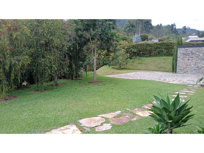 Casa de 4 alcobas en venta en Guamito, La Ceja, 325 m² · foto 11 de 16