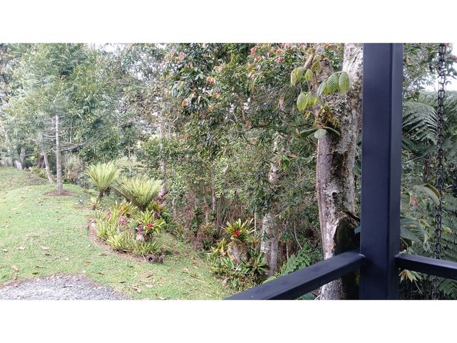 Casa de 4 alcobas en venta en Guamito, La Ceja, 325 m² · foto 13 de 16