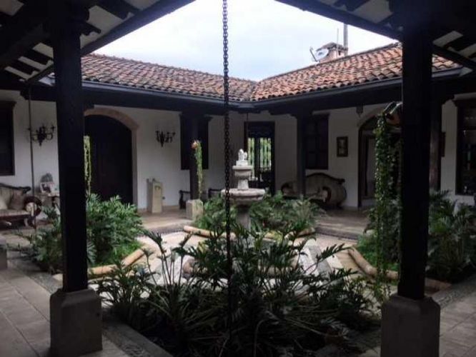 Casa de 4 alcobas en venta en Junin, Cali, 450 m² · foto 2 de 18