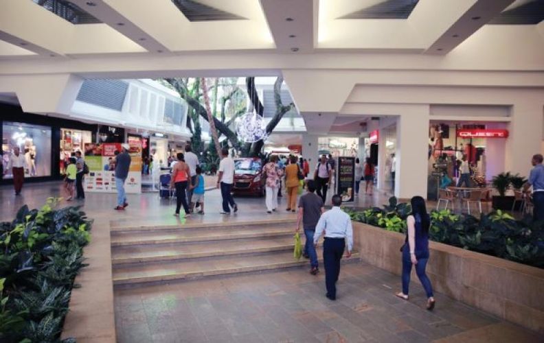 Local en venta en Unicentro Cali, Cali, 102 m² · foto 2 de 4