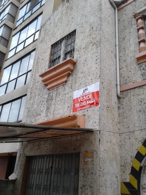 Casa de 5 alcobas en venta en Versalles, Cali, 300 m² · foto 2 de 5