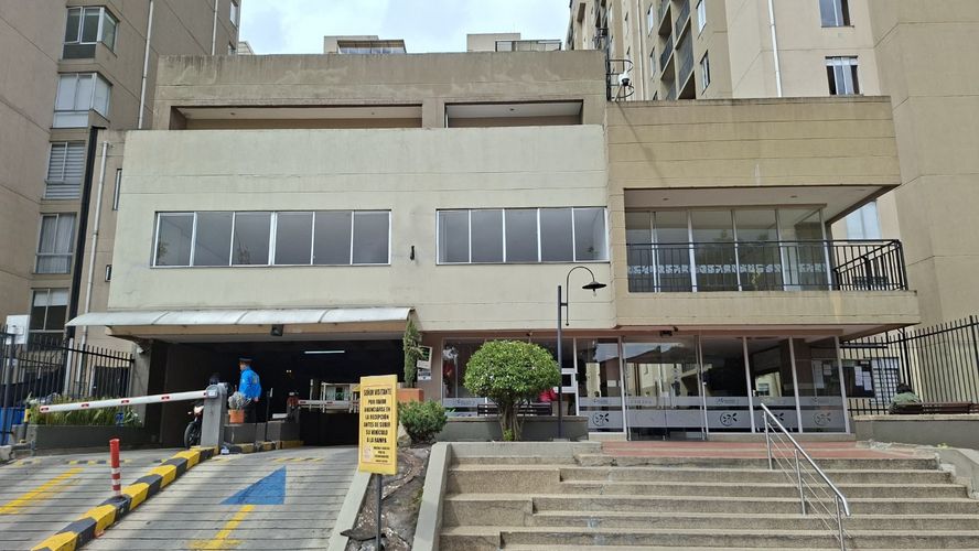 Apartamento en venta en Mazuren, Bogotá · foto 2 de 24