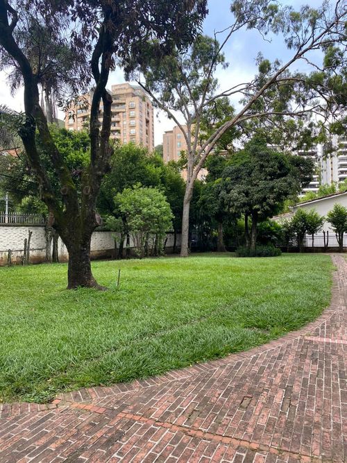 Casa de 6 alcobas en venta en Aguacatal, Cali, 1300 m² · foto 3 de 17