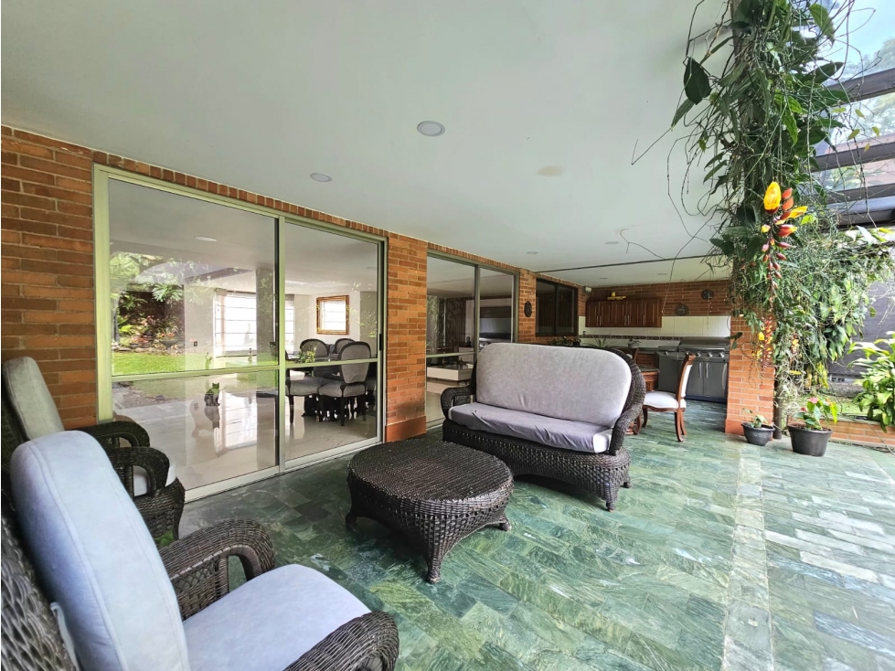 Casa de 5 alcobas en venta en Loma Del Chocho, Envigado, 350 m² · foto 6 de 24