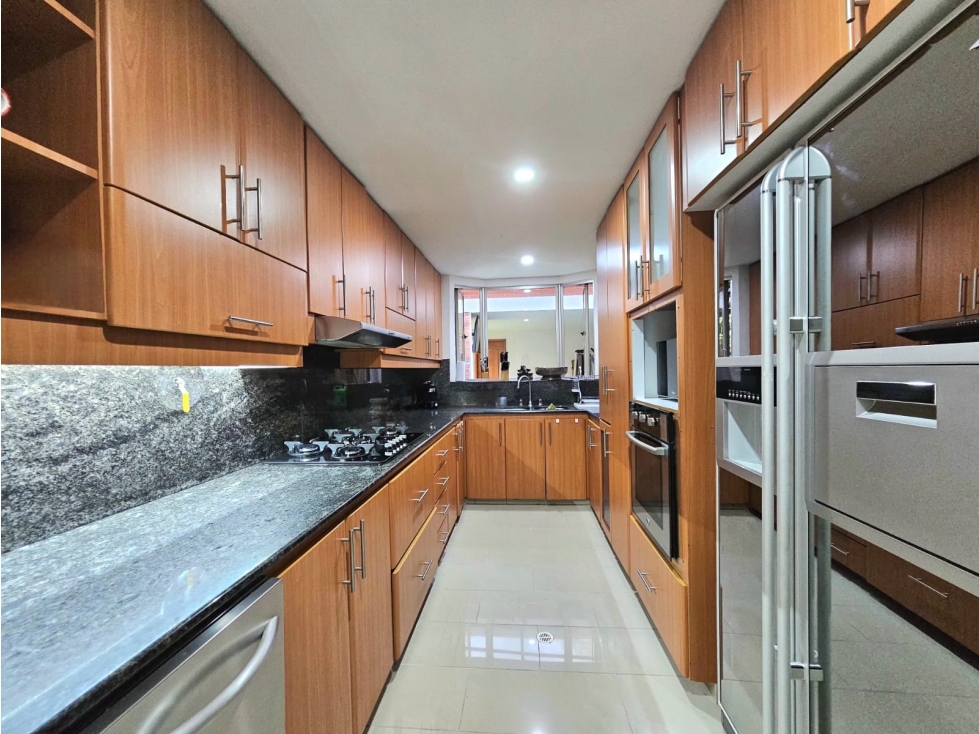 Casa de 5 alcobas en venta en Loma Del Chocho, Envigado, 350 m² · foto 9 de 24