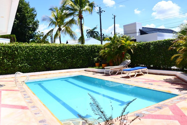 Casa de 4 alcobas en venta en Cn. Campestre El Peñon, Girardot, 550 m² · foto 3 de 19