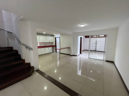 Apartamento en arriendo en Los Balsos, Medellín · foto 2 de 24