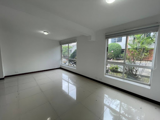 Apartamento en arriendo en Los Balsos, Medellín · foto 3 de 24