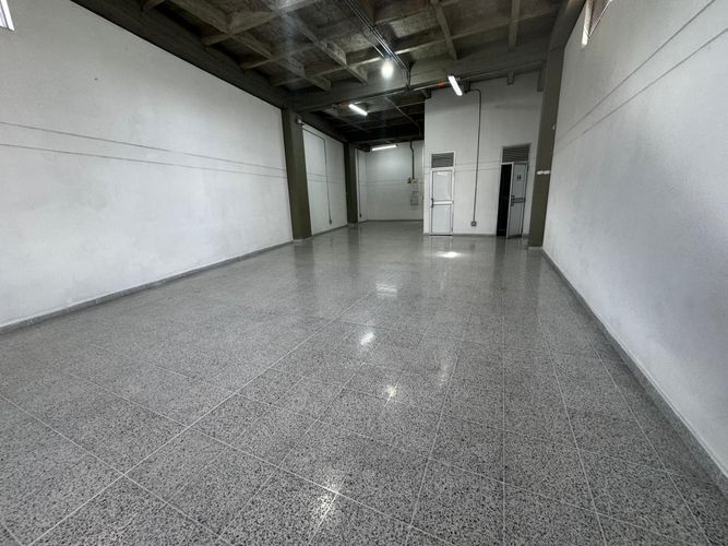 Bodega en arriendo en Belén San Bernardo, Medellín, 200 m² · foto 6 de 12