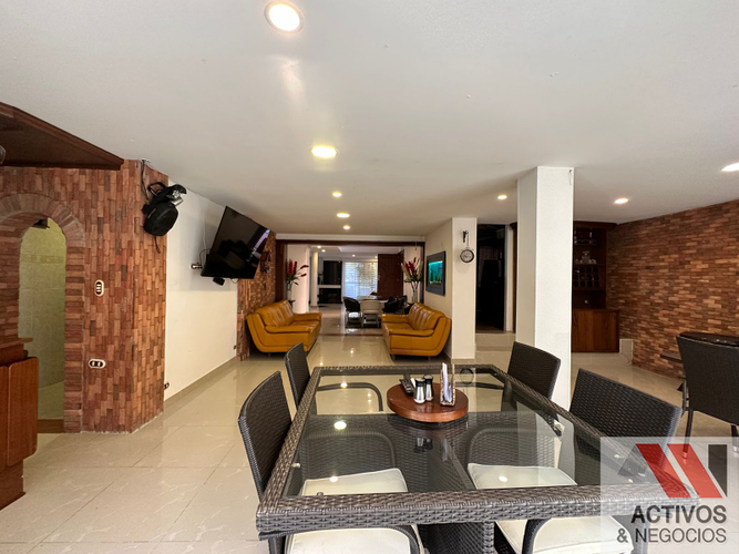Casa de 5 alcobas en venta en Altos Del Poblado, Medellín, 425 m² · foto 5 de 24