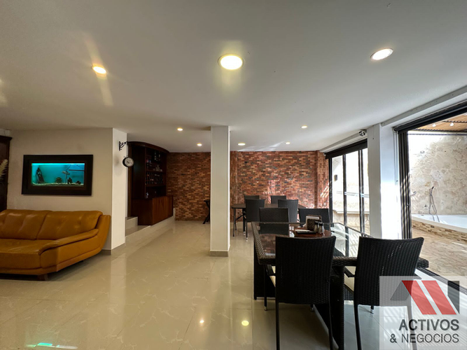Casa de 5 alcobas en venta en Altos Del Poblado, Medellín, 425 m² · foto 8 de 24
