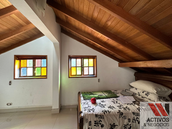 Casa de 5 alcobas en venta en Altos Del Poblado, Medellín, 425 m² · foto 13 de 24