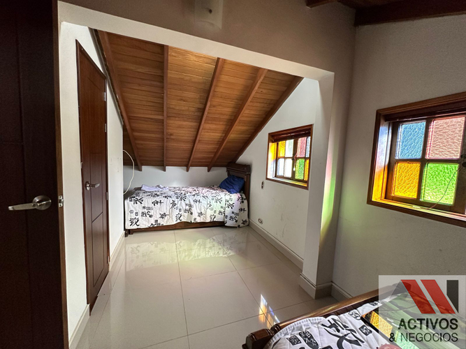 Casa de 5 alcobas en venta en Altos Del Poblado, Medellín, 425 m² · foto 14 de 24