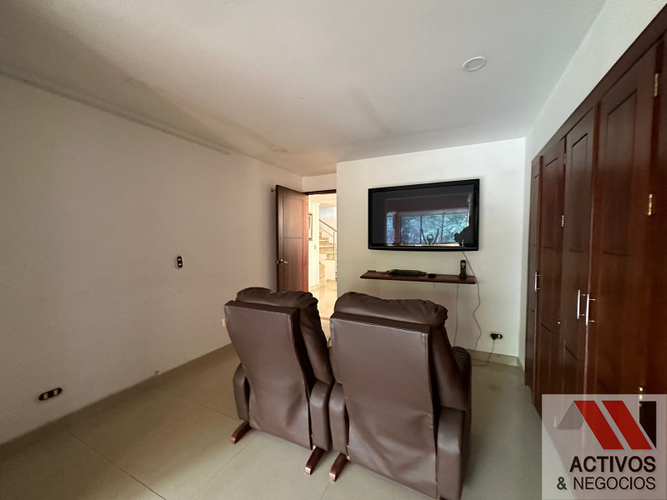 Casa de 5 alcobas en venta en Altos Del Poblado, Medellín, 425 m² · foto 16 de 24