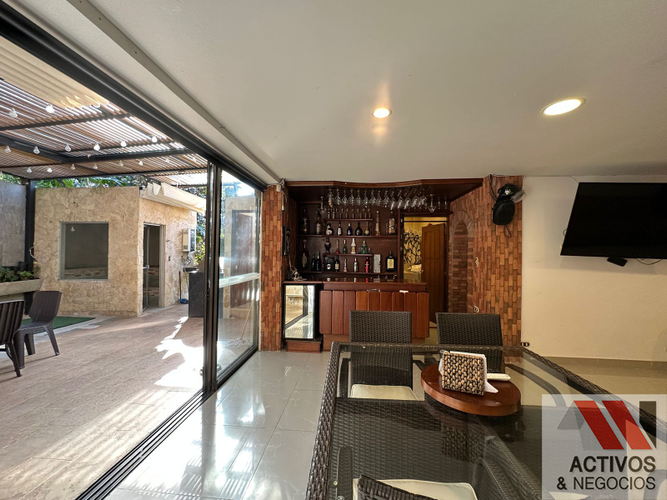 Casa de 5 alcobas en venta en Altos Del Poblado, Medellín, 425 m² · foto 18 de 24