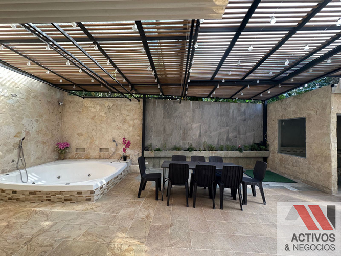 Casa de 5 alcobas en venta en Altos Del Poblado, Medellín, 425 m² · foto 19 de 24