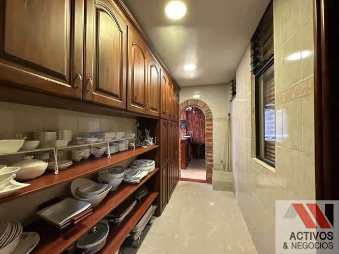 Casa de 5 alcobas en venta en Altos Del Poblado, Medellín, 425 m² · foto 24 de 24