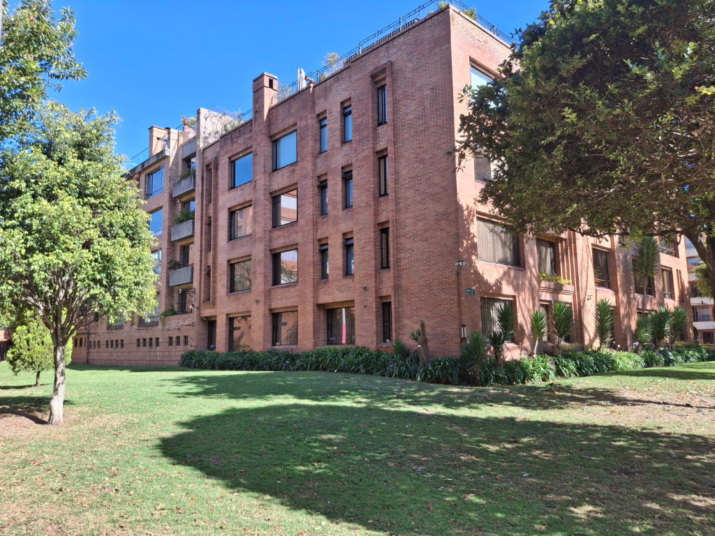 Apartamento en venta en Santa Barbara Occidental, Bogotá · foto 2 de 24