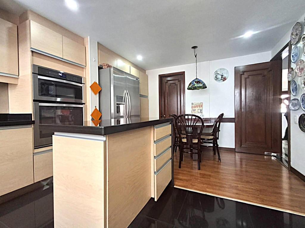 Apartamento en venta en Santa Barbara Occidental, Bogotá · foto 8 de 24