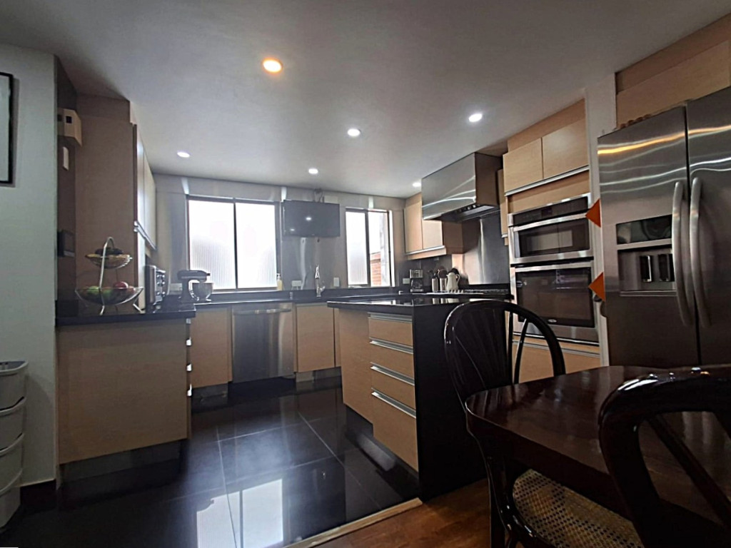 Apartamento en venta en Santa Barbara Occidental, Bogotá · foto 10 de 24