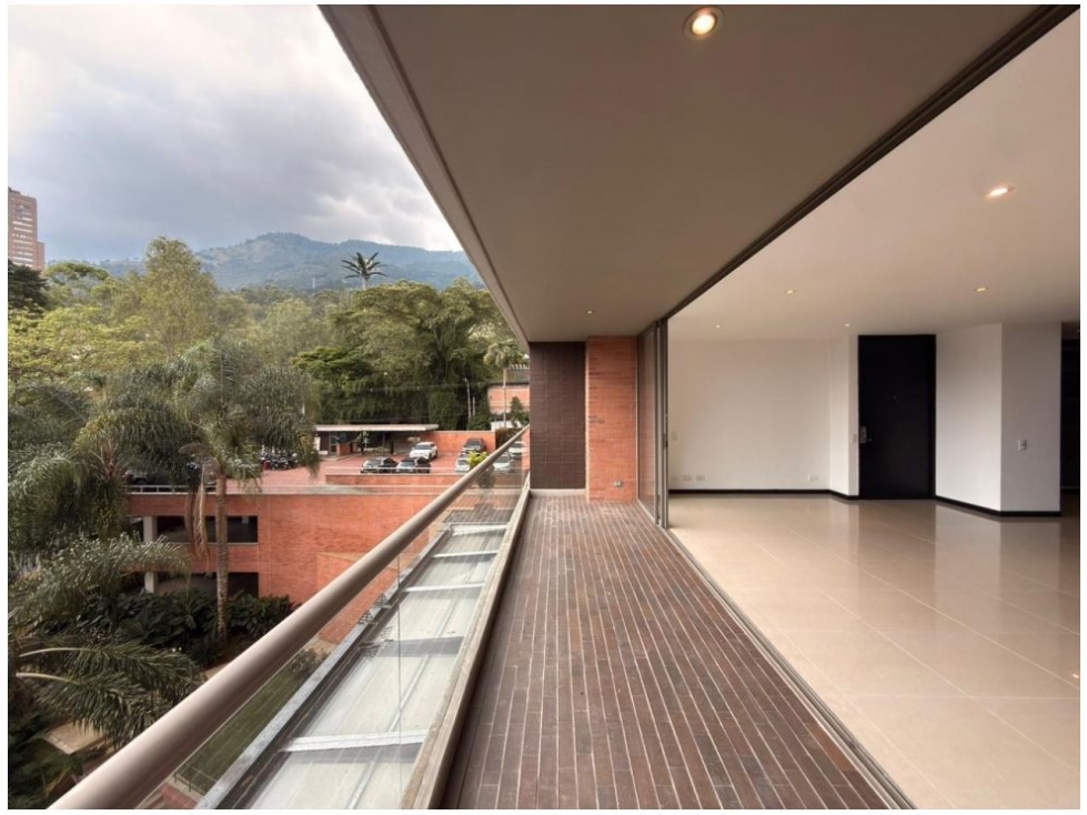 Apartamento en venta en El Poblado, Medellín 2