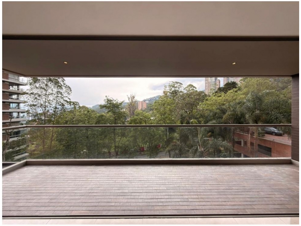 Apartamento en venta en El Poblado, Medellín 3
