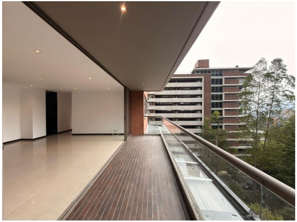 Apartamento en venta en El Poblado, Medellín 4