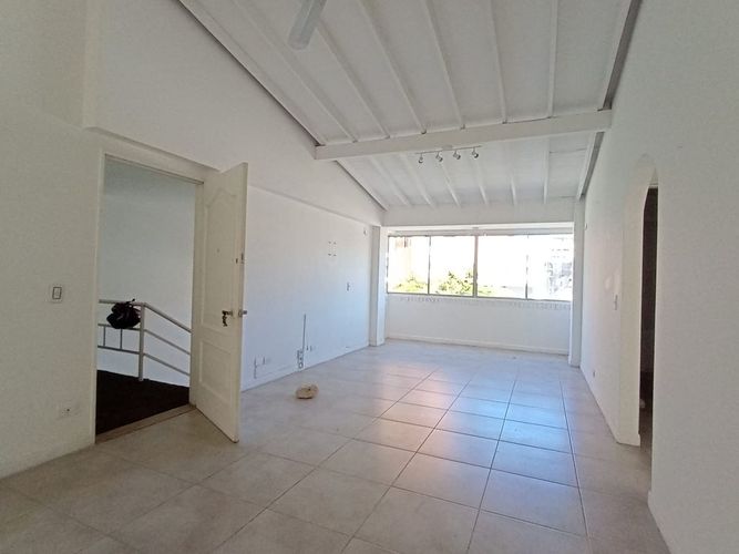 Apartamento de 2 alcobas en arriendo en Laureles, Medellín, 92 m² · foto 2 de 19