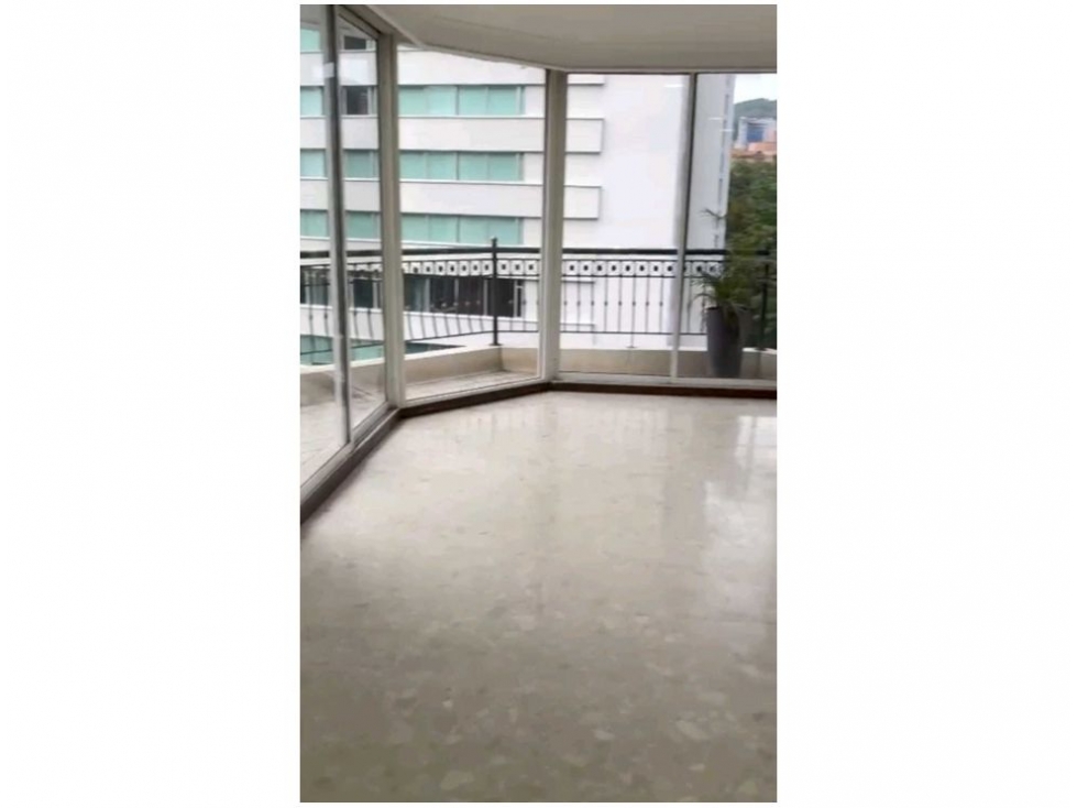 Apartamento en venta en El Poblado, Medellín 3