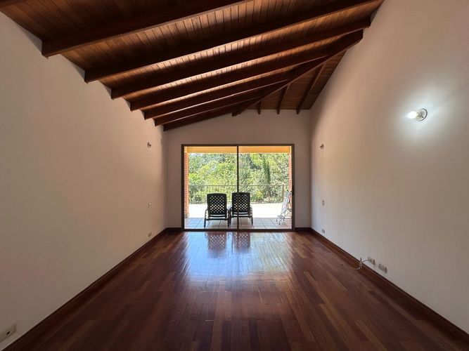 Casa de 4 alcobas en arriendo en El Poblado, Medellín, 293 m² · foto 2 de 20
