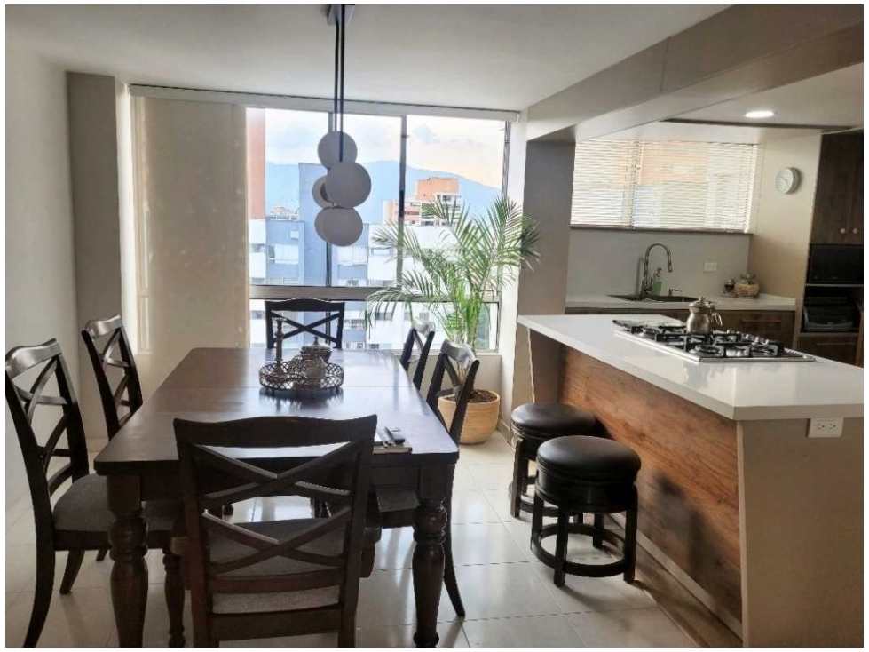 Apartamento en venta en El Poblado, Medellín 3