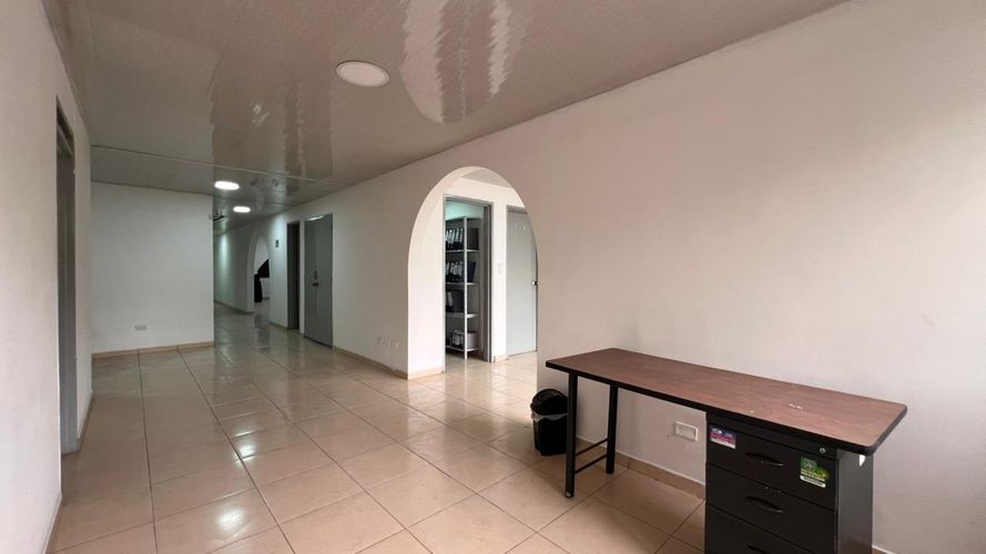 Oficina en venta en San Vicente, Cali, 414 m² · foto 15 de 20
