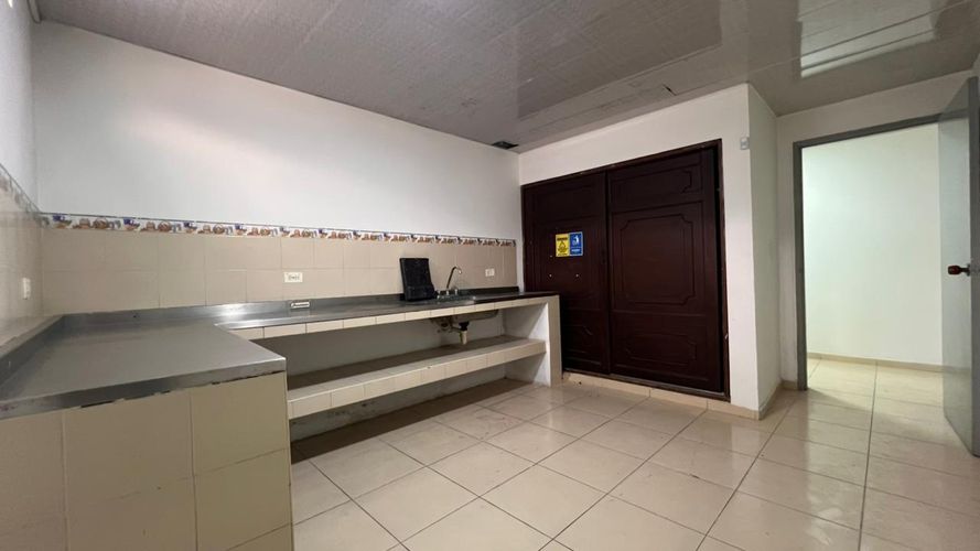 Oficina en venta en San Vicente, Cali, 414 m² · foto 17 de 20
