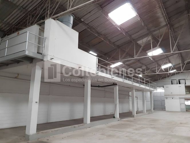 Bodega en arriendo en La Aguacatala, Medellín, 1430 m² · foto 5 de 13