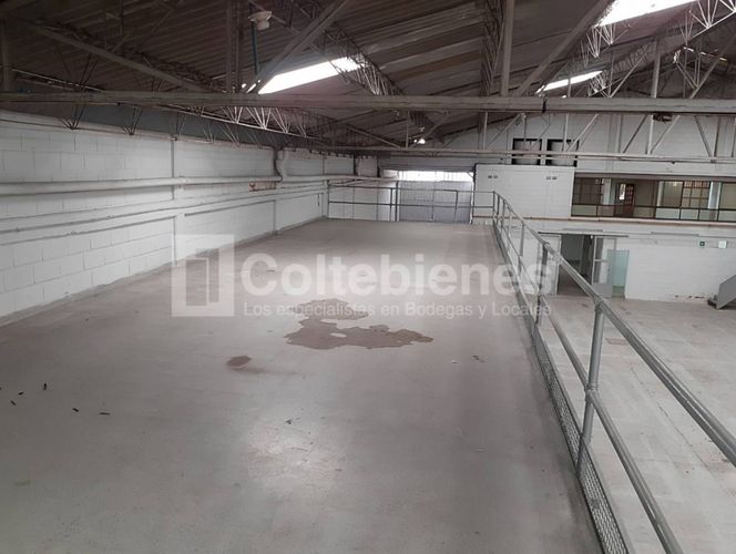 Bodega en arriendo en La Aguacatala, Medellín, 1430 m² · foto 7 de 13