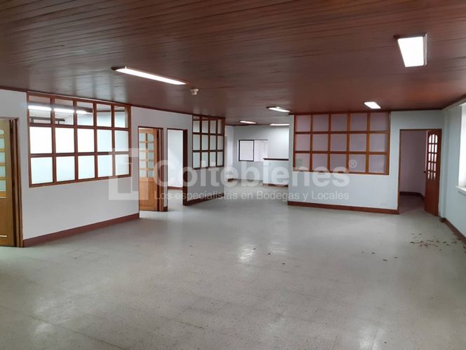 Bodega en arriendo en La Aguacatala, Medellín, 1430 m² · foto 11 de 13