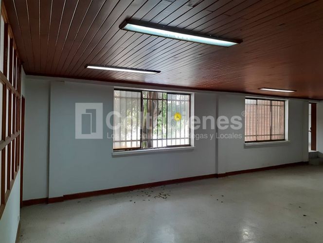 Bodega en arriendo en La Aguacatala, Medellín, 1430 m² · foto 12 de 13